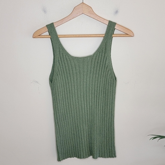 NWT Everyday Chic Boutique | Green Ribbed Button Front Knit Sweater Tank - Picture 3 of 4
